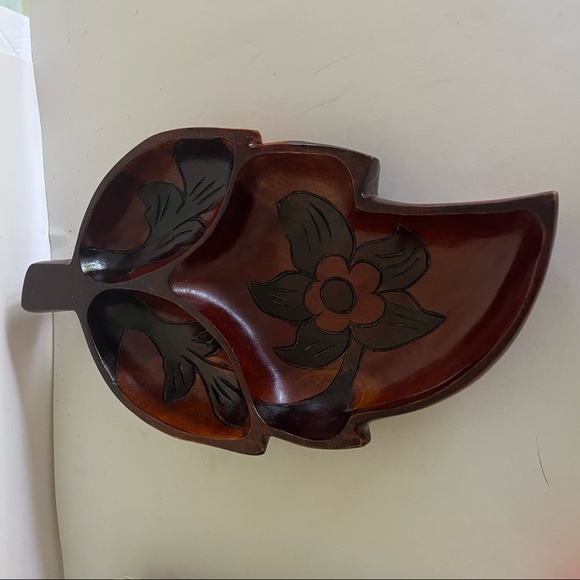 Wood Carved Leaf Design Serving Dish for Snacks Vintage Aruba Road Runner Floral - Picture 2 of 13